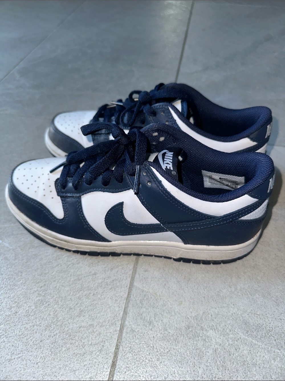 Nike kids Low-Top Sneakers in Navy and White